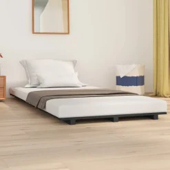 Bedden & Accessoires*vidaXL Bedframe massief grenenhout 90x200 cm Grijs