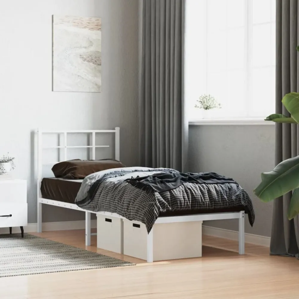 Bedden & Accessoires*vidaXL Bedframe met hoofdbord zonder matras metaal 75x190 cm Wit