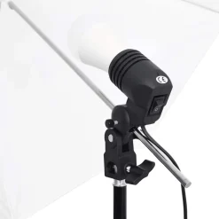 Fotostudioset met verlichtingsset en achtergrond><noscript><img width=