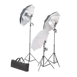 Fotostudioset met lampen, paraplu's, achtergrond en reflector><noscript><img width=